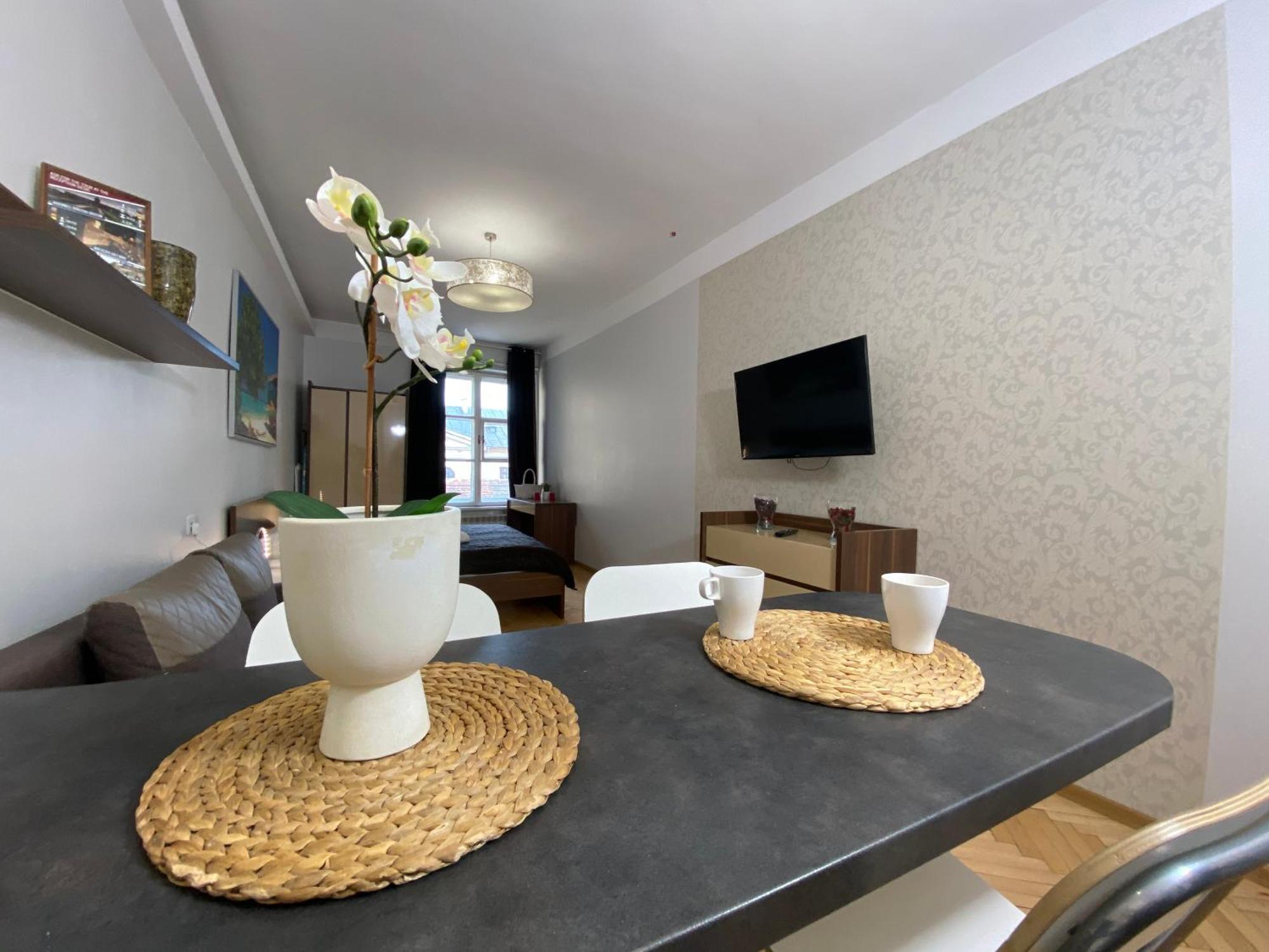 Apartments Legendary Krasków Εξωτερικό φωτογραφία