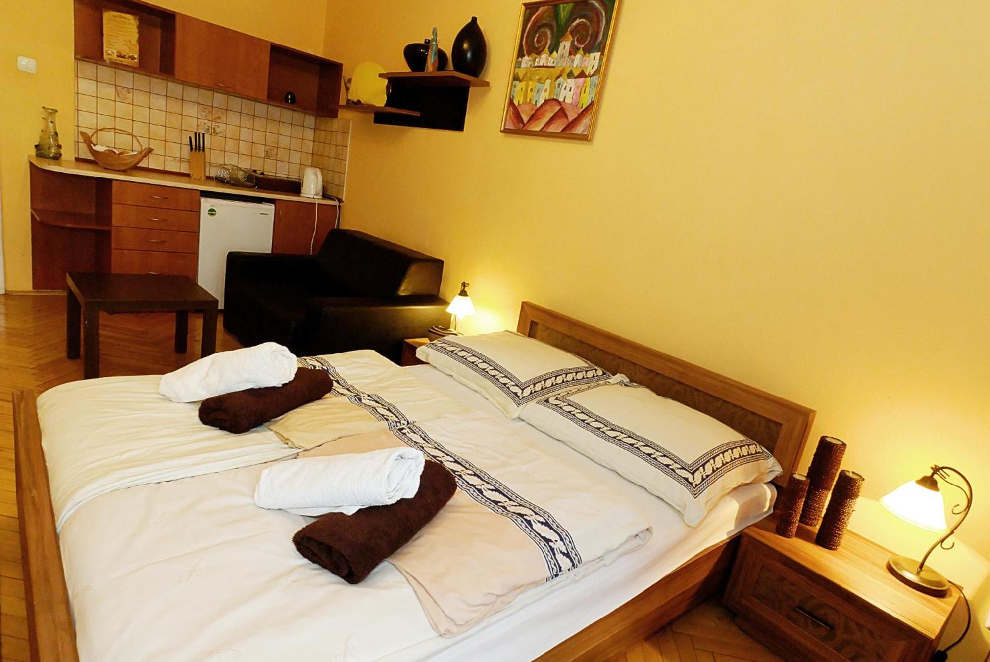 Apartments Legendary Krasków Εξωτερικό φωτογραφία