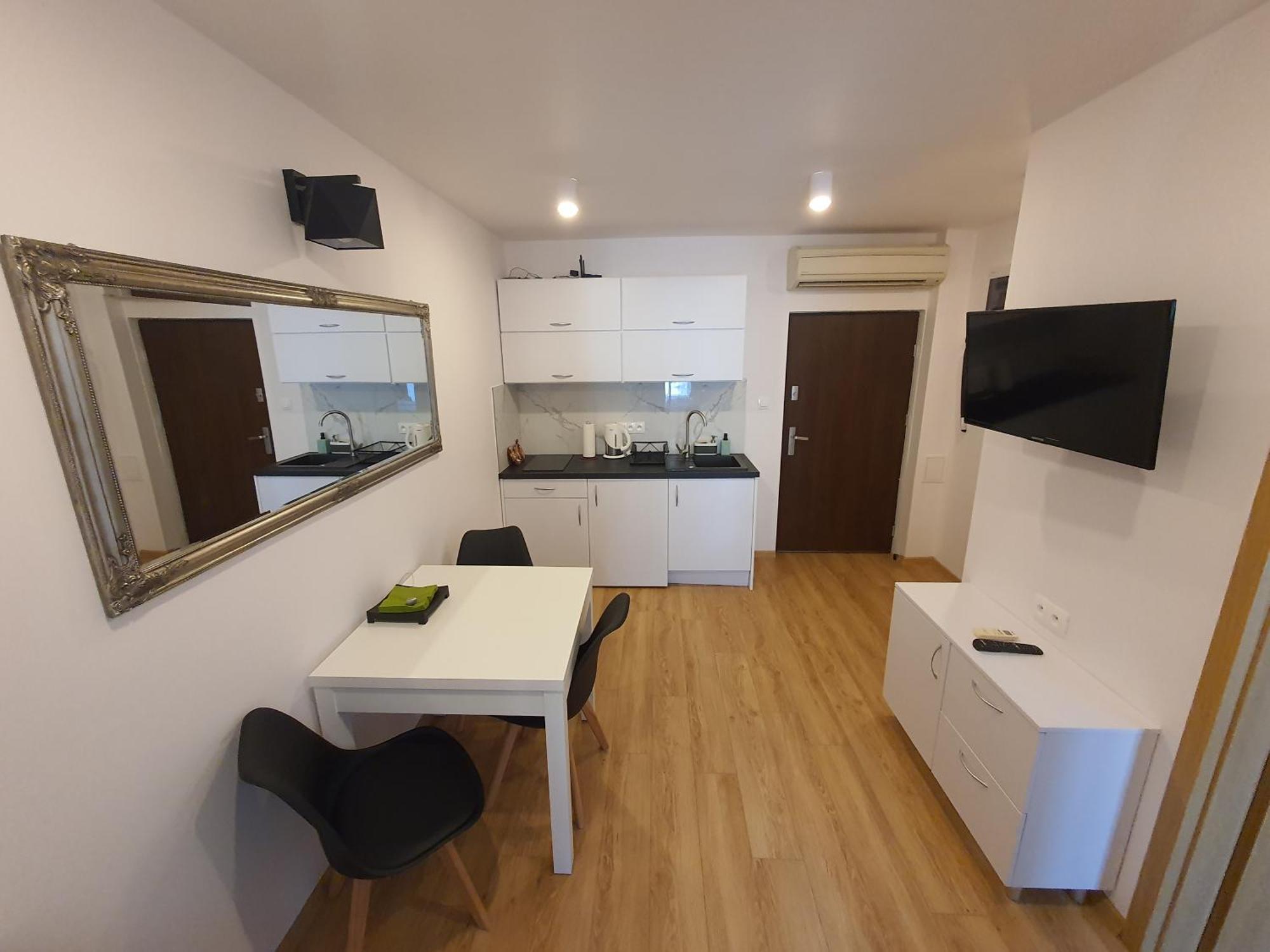Apartments Legendary Krasków Εξωτερικό φωτογραφία